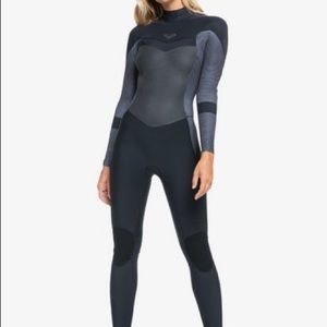 Women’s ROXY 3/2mm Syncro Back Zip Wetsuit - Sz. 8